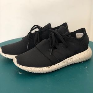 Black Adidas Running Shoes
